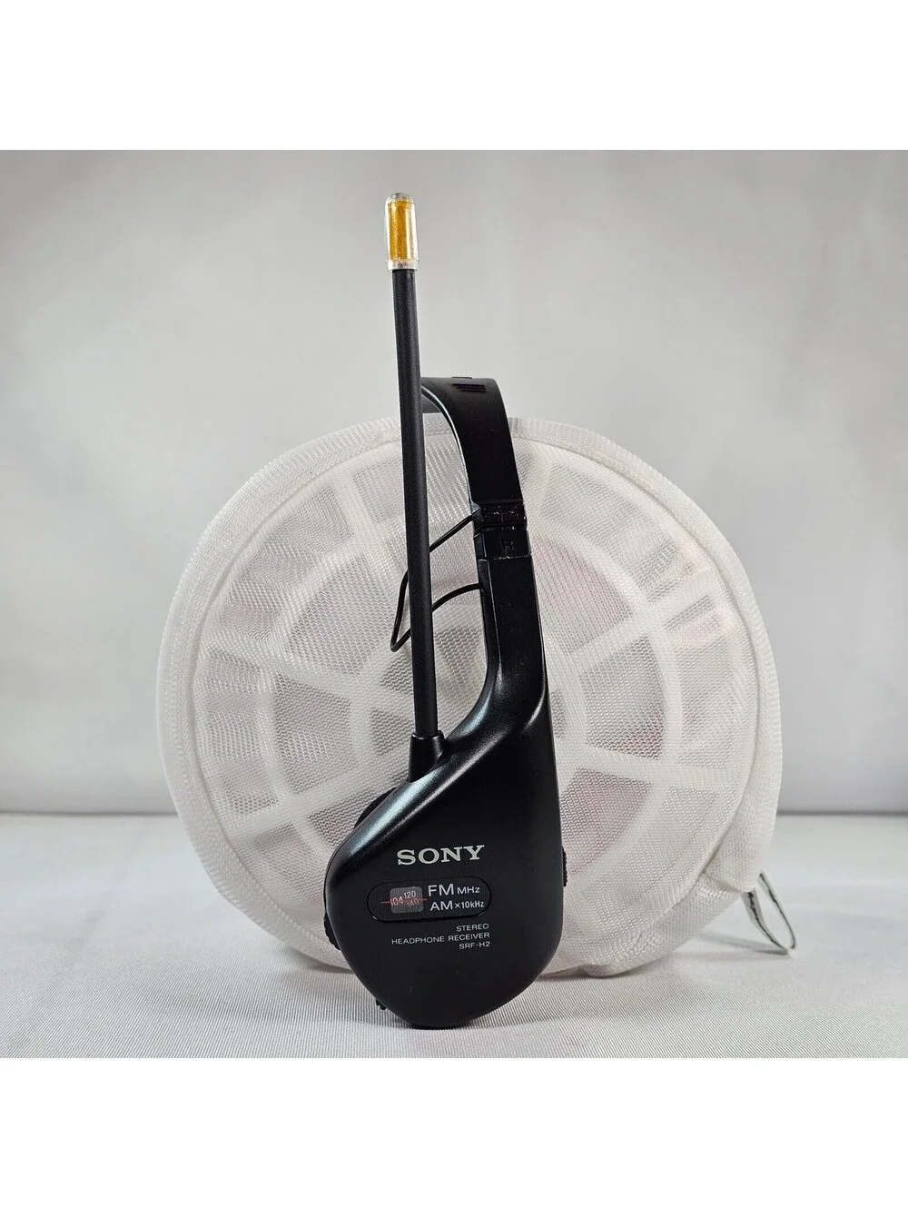 Sony Walkman SRF-H2 FM AM Stereo Headphone Receiver Radio Black Vintage Tested